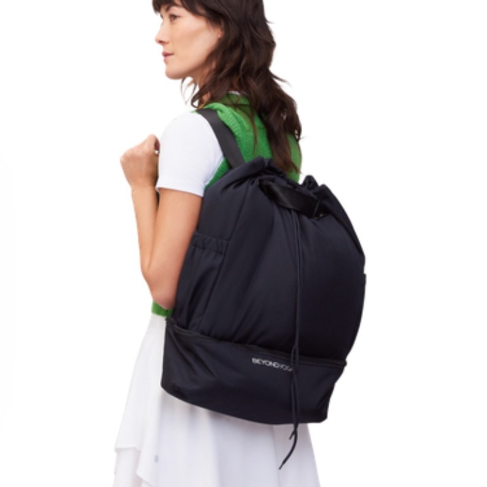 Beyond Yoga convertible gum bag
